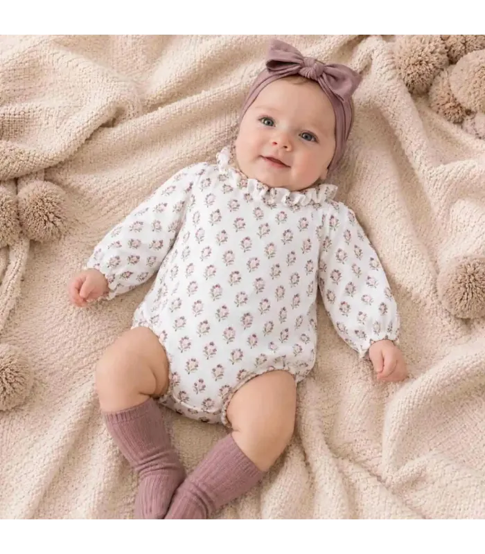 Bebé con el Pelele bebé berenjena algodón estampado floral cuello fruncido suave invierno