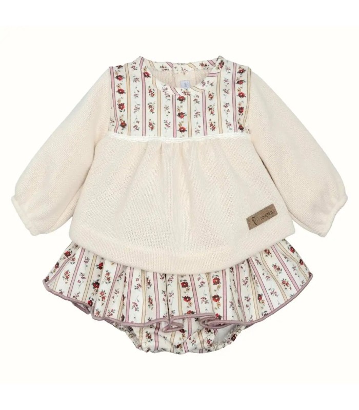 Conjunto Pololo bebé arena algodón blusa textura suave con canesú floral y pololo estampado en fondo blanco