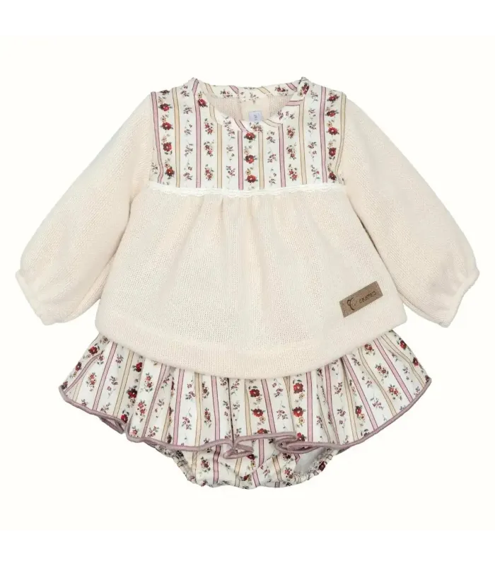 Conjunto Pololo bebé arena algodón blusa textura suave con canesú floral y pololo estampado en fondo blanco