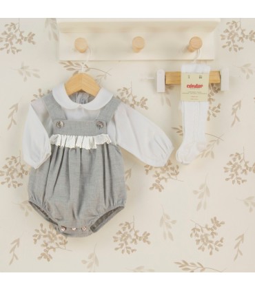 Conjunto Peto bebé gris con puntilla algodón camisa blanca textura suave invierno elegante