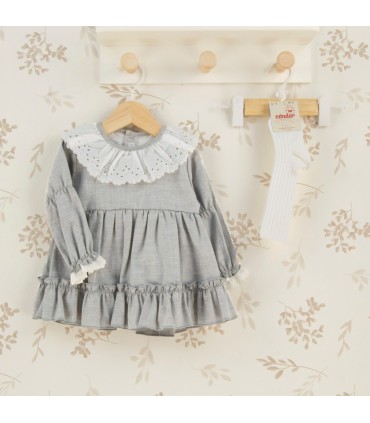 Vestido bebé gris algodón cuello bordado inglés volante inferior textura suave elegante