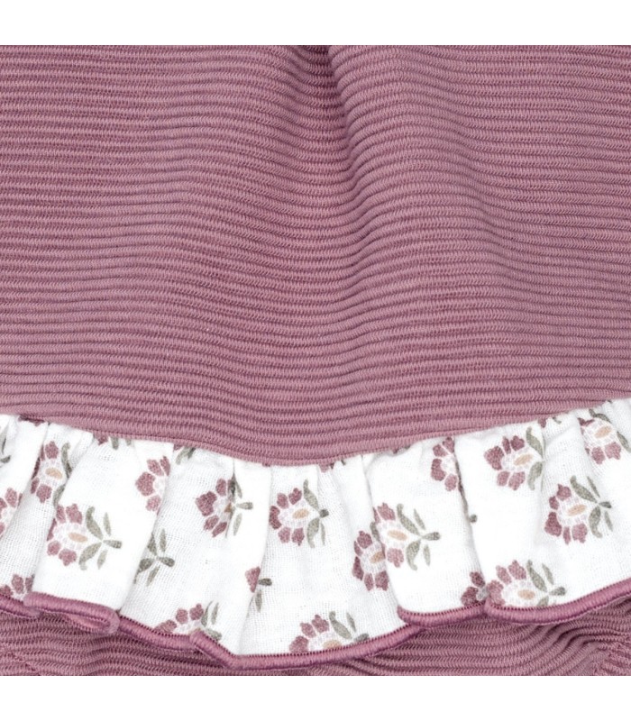 Diseño delantero del Conjunto Pololo bebé berenjena canalé volante floral tejido suave invierno