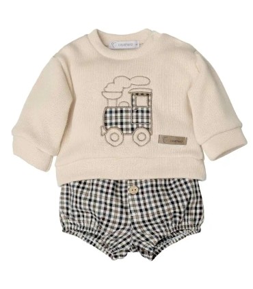 Conjunto Pololo bebé crudo sudadera punto bordado camión pololo cuadros algodón invierno sobre fondo blanco