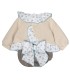Conjunto Pololo bebé crudo volante cuello estampado ribete celeste pololo algodón invierno en fondo blanco parte trasera
