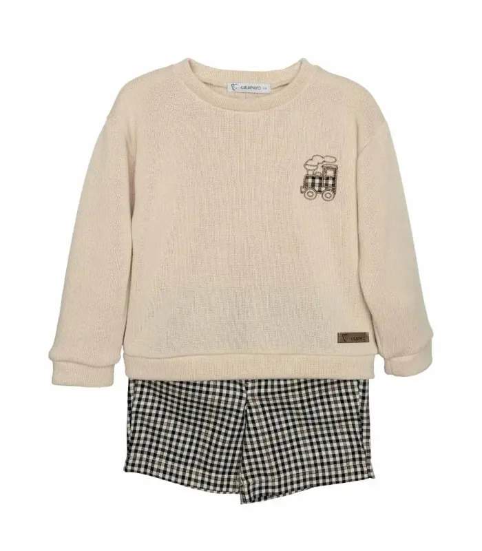 Conjunto niño crudo sudadera bordado tren pantalon cuadros algodon invierno sobre fondo blanco