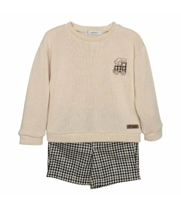 Conjunto niño crudo sudadera bordado tren pantalon cuadros algodon invierno sobre fondo blanco