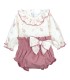 Conjunto Pololo bebé nude floral lazo blusa algodón flores pololo rosa empolvado textura en fondo blanco