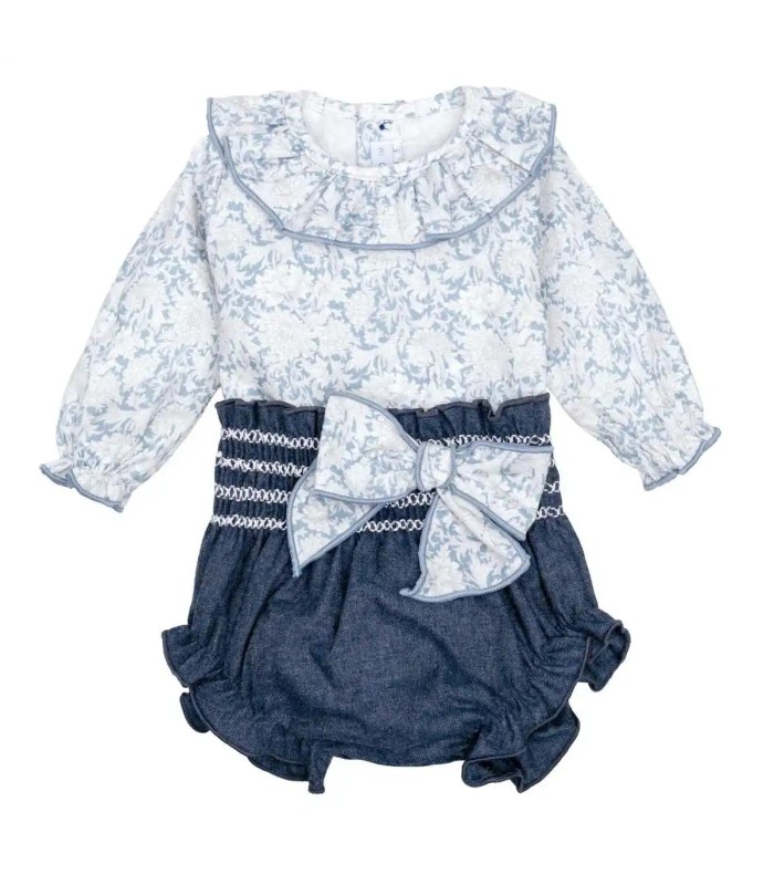 Conjunto Pololo bebé azul invierno algodón blusa estampada volante lazo decorativo en fondo blanco