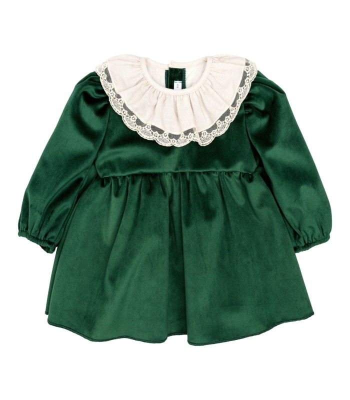 Vestido niña verde bosque con cuello blanco de puntilla manga larga tejido suave elegante invierno en fondo blanco