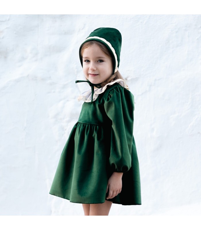 Niña con el vestido niña verde bosque con cuello blanco de puntilla manga larga tejido suave elegante invierno