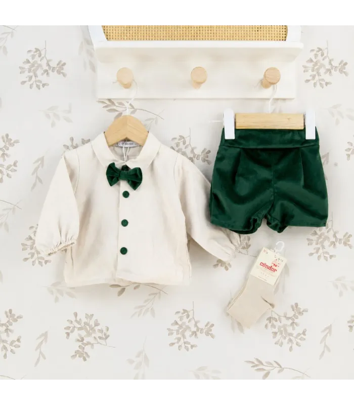 Conjunto Pololo bebé verde elegante con camisa blanca pajarita y pantalón corto tejido suave invierno