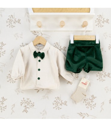 Conjunto Pololo bebé verde elegante con camisa blanca pajarita y pantalón corto tejido suave invierno