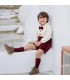 Niño vestido con el conjunto pololo bebé granate elegante con camisa blanca pajarita y pantalón corto tejido suave invierno