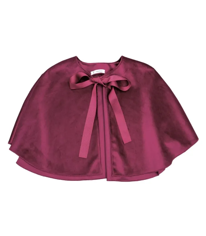 Capa niña granate con lazo frontal tejido suave elegante abrigo ligero invierno en fondo blanco