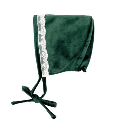 Capota bebé verde bosque con puntilla lateral tejido suave elegante invierno ajuste cómodo en fondo blanco