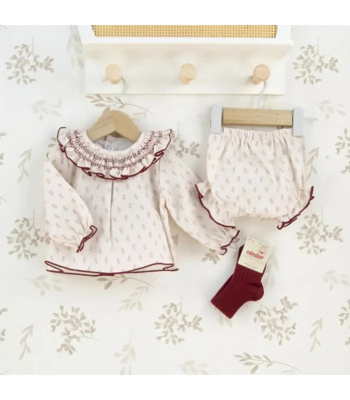 Conjunto Pololo bebé crudo algodón estampado bordado cuello volante detalle