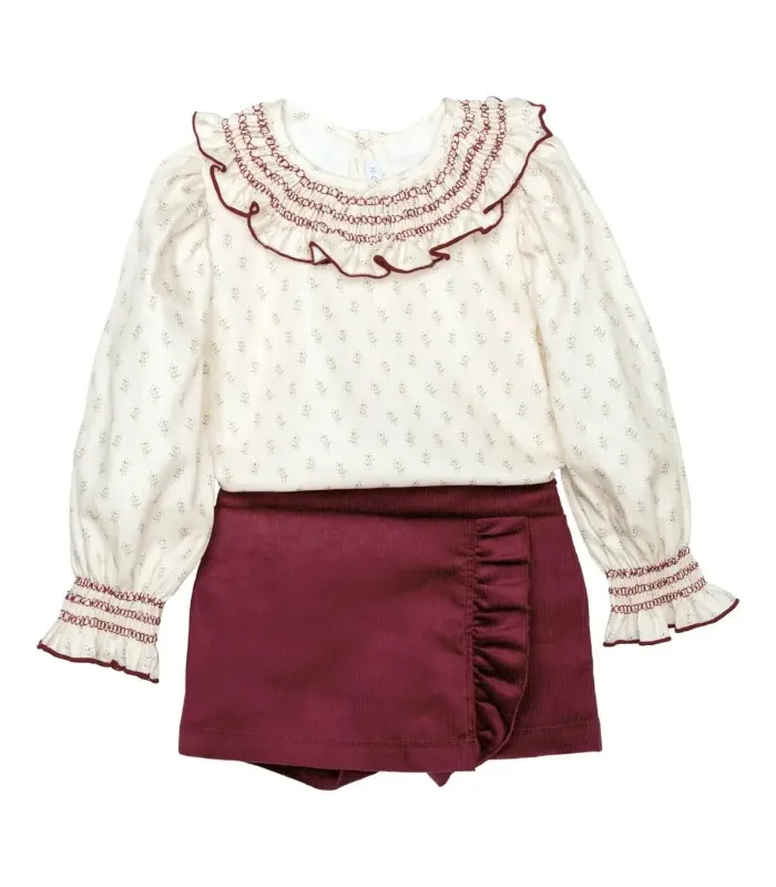 Conjunto niña granate falda pantalón algodón blusa estampada volante detalle en fondo blanco