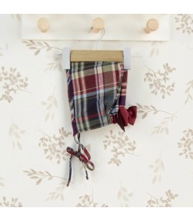 Capota bebé granate cuadros algodón lazos laterales detalle clásico invierno elegante
