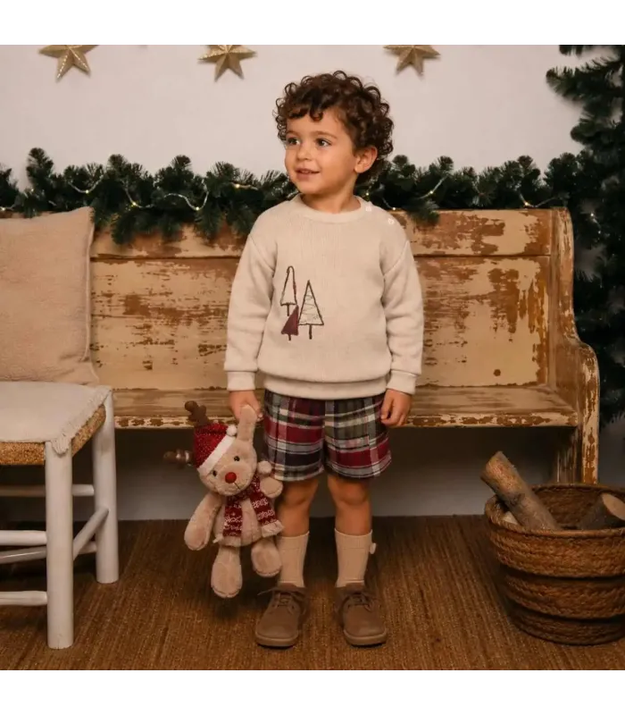 Niño con conjunto pololo bebé corto granate cuadros algodón sudadera beige bordado detalle invierno