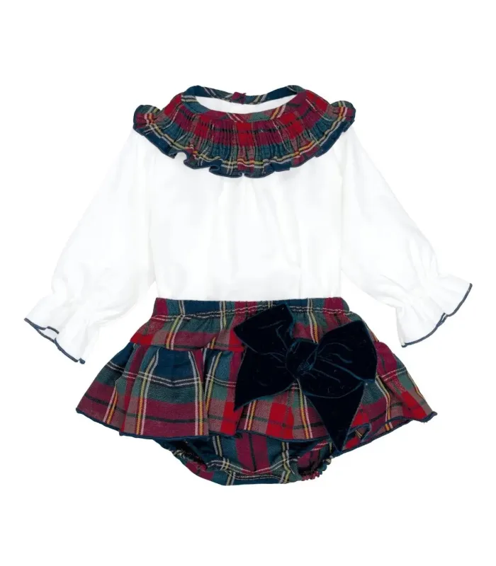 Conjunto Pololo Marino bebé tartán algodón blusa blanca cuello fruncido lazo elegante invierno en fondo blanco