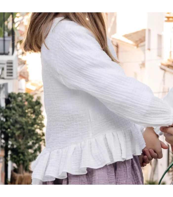 Niña con una Blusa Niña Natural algodón bambula volante bajo textura suave ligera