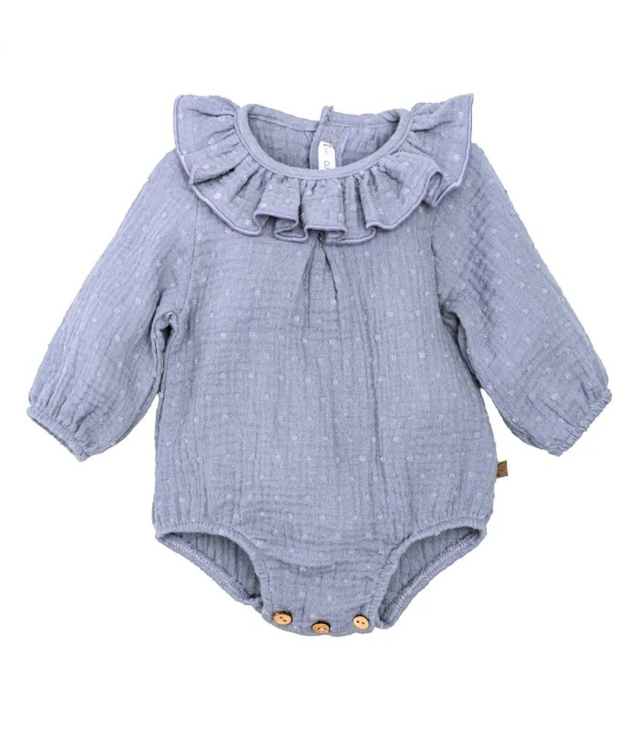 Pelele Bebé Denim algodón bambula cuello volante fruncido detalle botones inferiores en fondo blanco