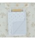 Arrullo reversible bebé celeste de algodón con estampado floral y reverso de rayas