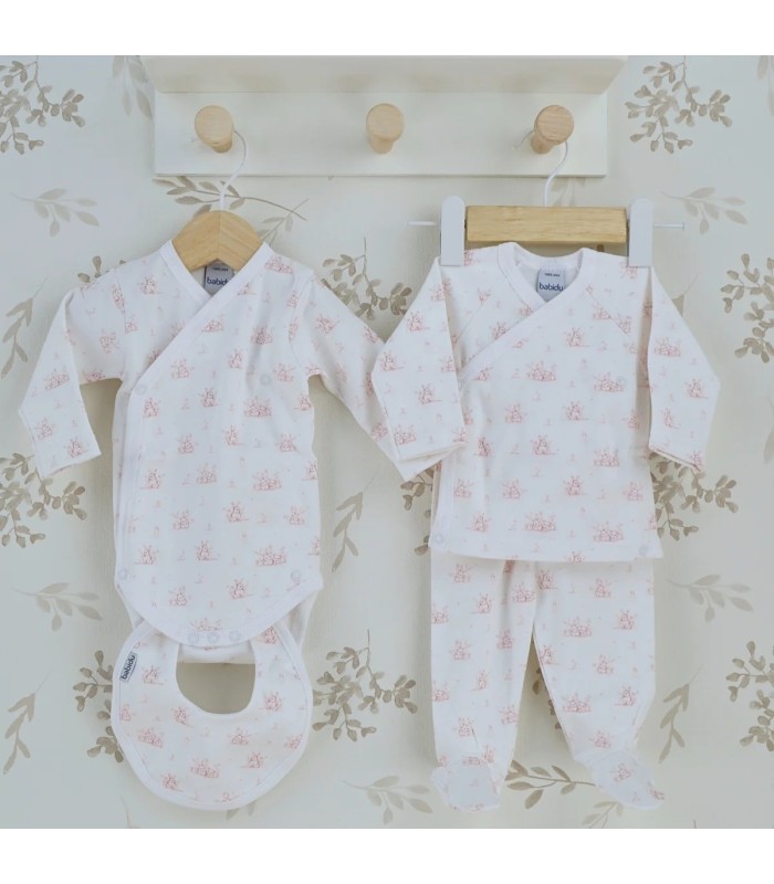 Conjunto nacimiento regalo rosa de algodón con pelele, babero y body estampado