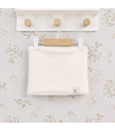 Cuello Bebé Crudo tejido suave con interior borreguito blanco diseño cálido invierno