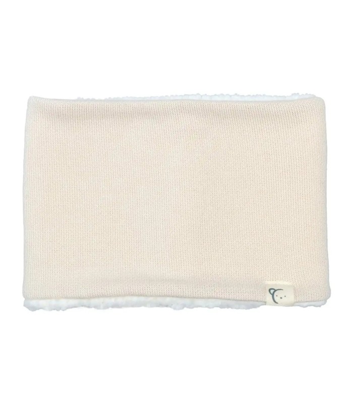 Cuello Bebé Crudo tejido suave con interior borreguito blanco diseño cálido invierno en fondo blanco