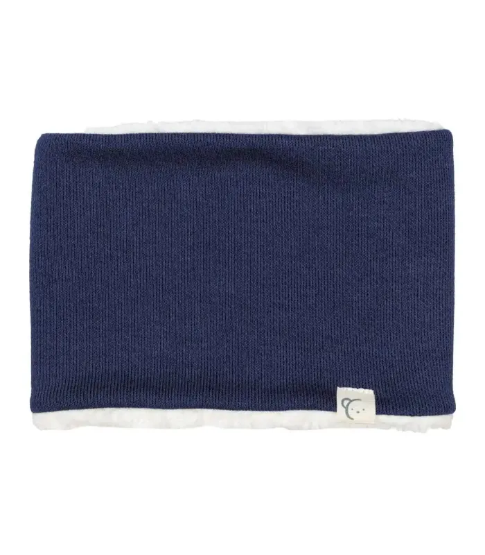 Cuello Bebé Marino tejido suave con interior borreguito blanco diseño cálido clásico invierno en fondo blanco