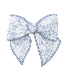 Lazo Pelo bebé azul toile algodón pinza estampado detalle elegante en fondo blanco