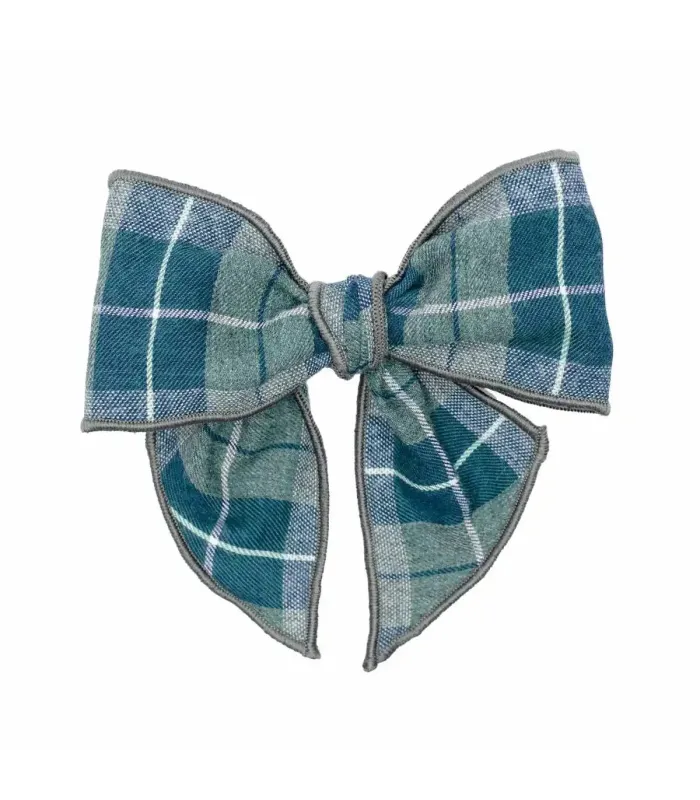 Lazo Pelo niña cuadros verde invierno tejido algodón pinza detalle lazo clásico elegante en fondo blanco