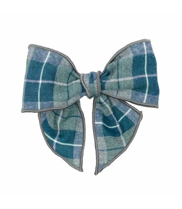 Lazo Pelo niña cuadros verde invierno tejido algodón pinza detalle lazo clásico elegante en fondo blanco