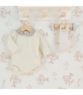 Body Bebé Crudo cuello floral estampado algodón suave elegante infantil