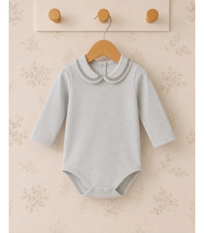 Body para bebé blanco de algodón con cuello bordado gris, manga larga y tejido suave Calamaro Bel