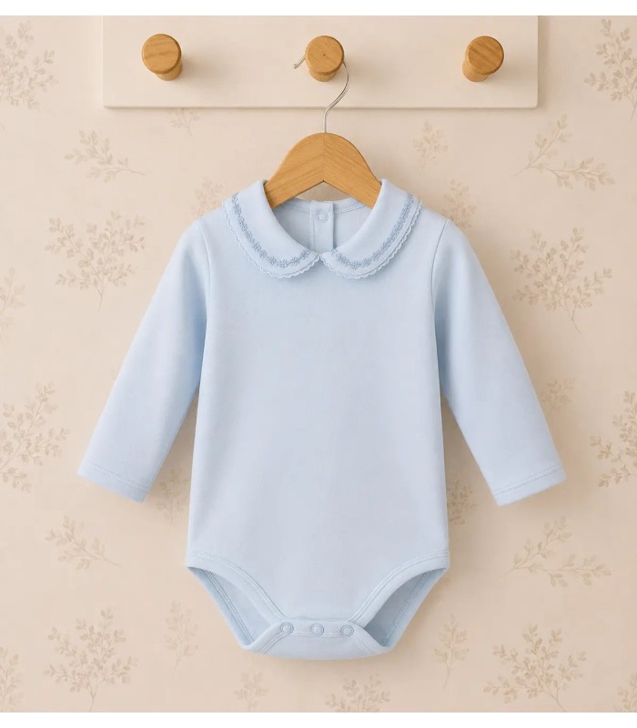 Body para bebé blanco de algodón con cuello bordado celeste, manga larga y tejido suave Calamaro Bel