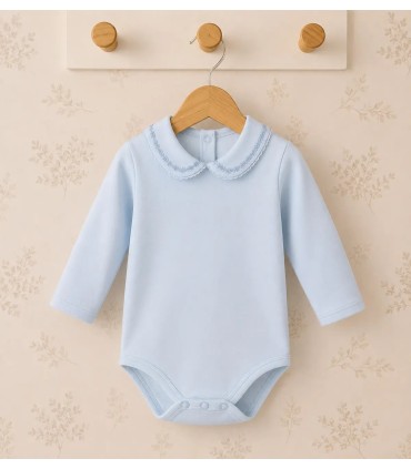 Body para bebé blanco de algodón con cuello bordado celeste, manga larga y tejido suave Calamaro Bel