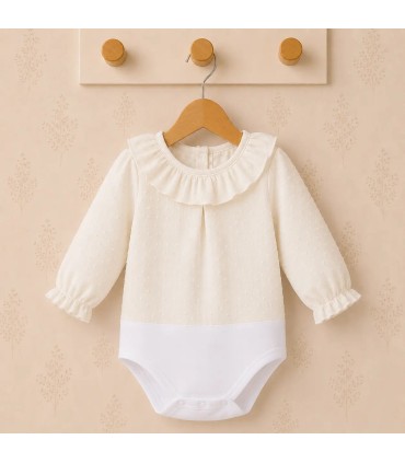 Body camisa para bebé color crudo de algodón con tejido plumeti, cuello volante y manga larga Calamaro