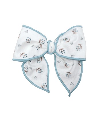 Lazo Pelo bebé crudo estampado algodón ribete celeste pinza infantil invierno en fondo blanco