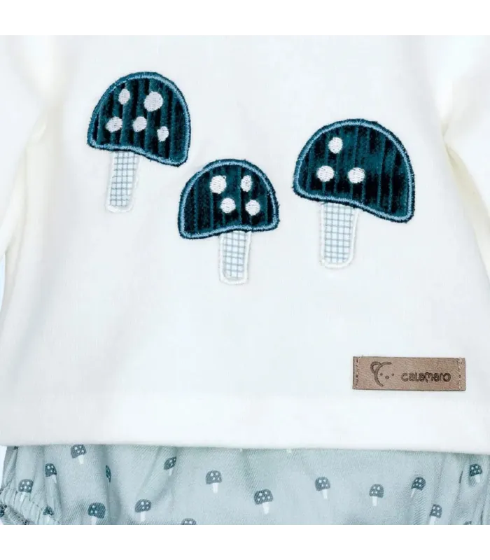 Diseño del conjunto pololo bebé verde agua algodón con bordado de setas y textura suave detalle invierno
