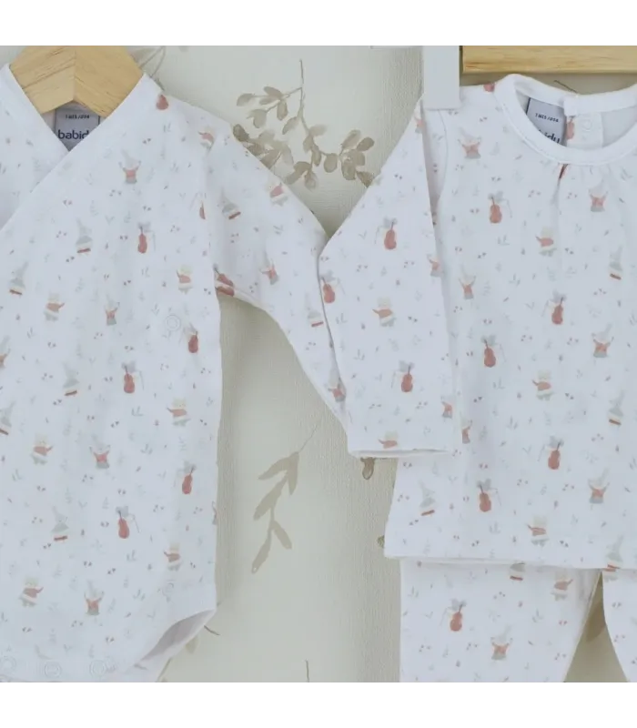 Conjunto nacimiento banda marfil de algodón con estampado floral, pelele y gorrito