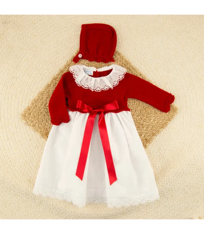 Faldón rojo Aramis con falda blanca de plumeti Dulce de Fresa