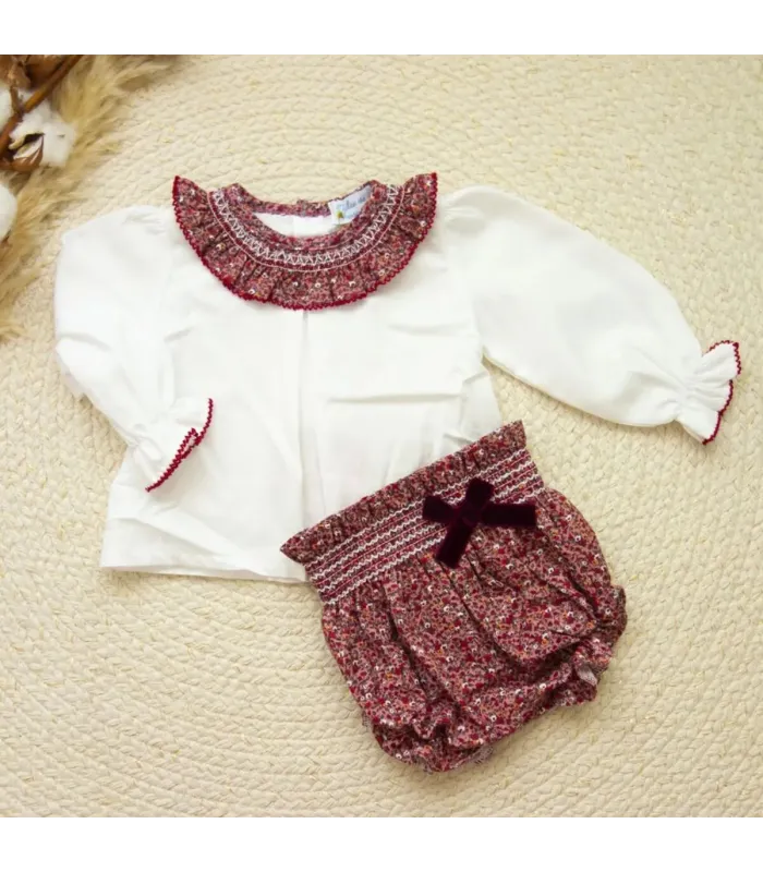 Conjunto bebé niña Otoño con blusa blanca de manga larga, cuello bordado en granate y braguita estampada a juego