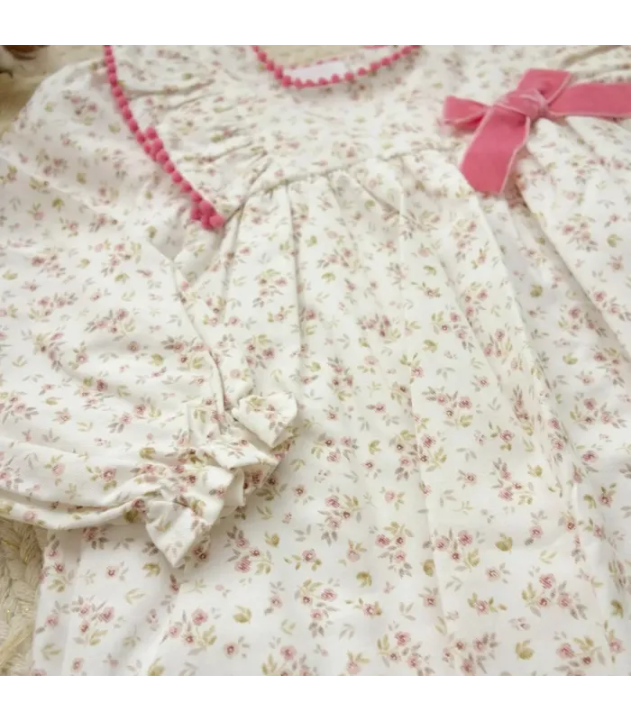 ▶️  Vestido Niña Flores Maquillaje.