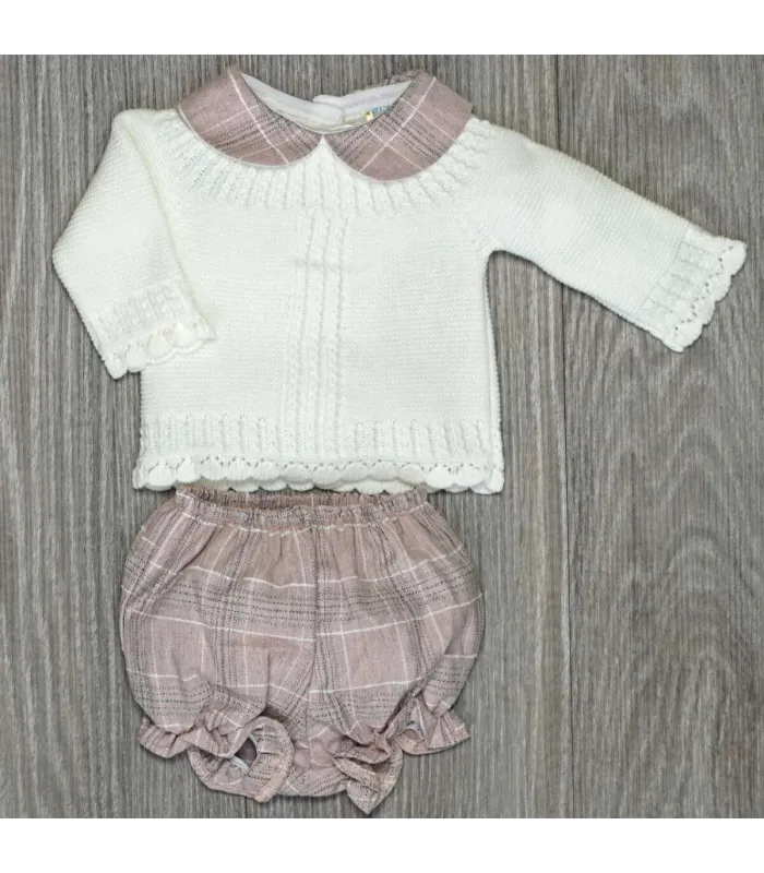 Conjunto jersey crudo y pololo de cuadros en tonos rosa y gris