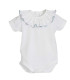 body bebé blanco cuello volante ribete verde agua mint algodón suave detalle verano, foto catalogo.