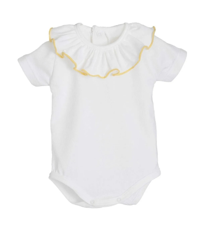 body bebé blanco cuello volante ribete amarillo suave algodón elástico detalle verano, foto catalogo.