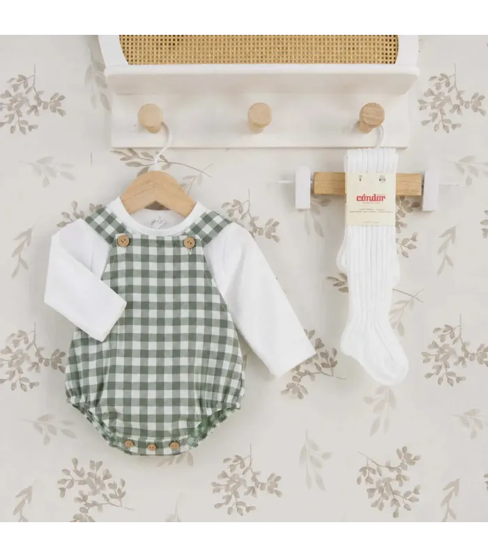 Conjunto bebé verde Peto vichy tirantes botones madera camiseta algodón detalle clásico resistente