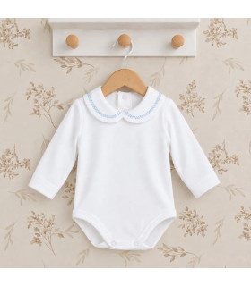 Body bebé blanco cuello bordado celeste Calamaro Bel